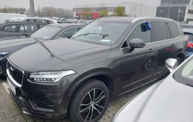 Volvo XC 90 2.0 Diesel Mild-Hybrid 4x4 "Momentum Pro" - 7 Locuri