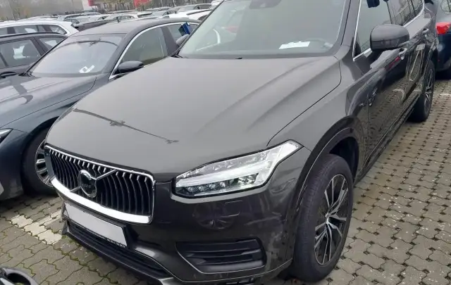 Volvo XC 90 2.0 Diesel Mild-Hybrid 4x4 "Momentum Pro" - 7 Locuri