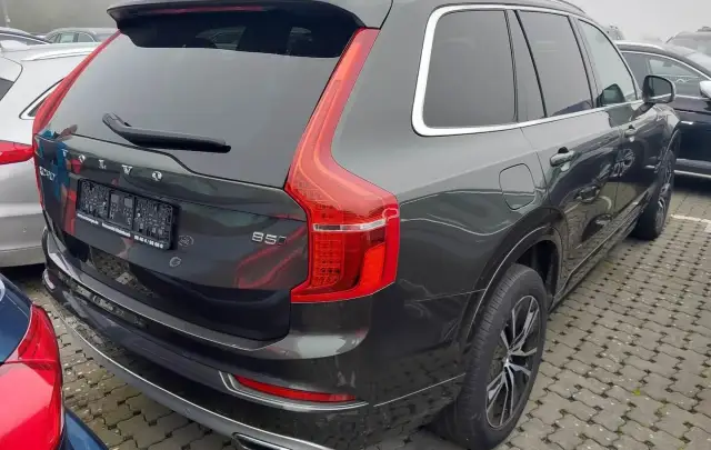 Volvo XC 90 2.0 Diesel Mild-Hybrid 4x4 "Momentum Pro" - 7 Locuri