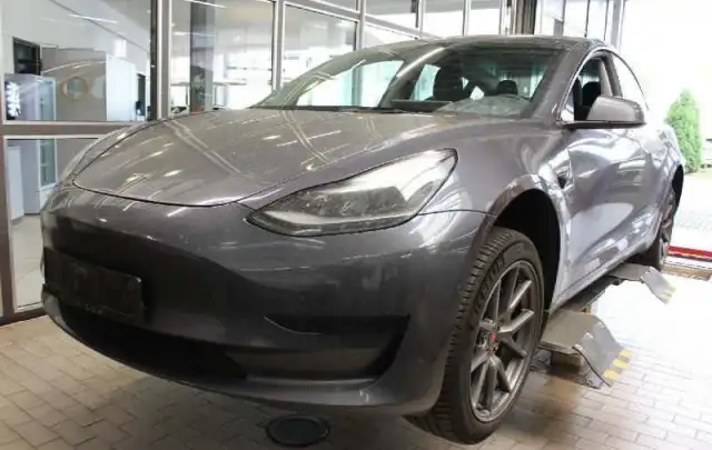 Tesla Model 3 Standard Range Plus RWD