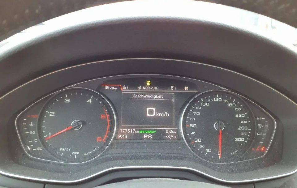 Audi A4 2.0TDI Quattro S-Tronic "design"