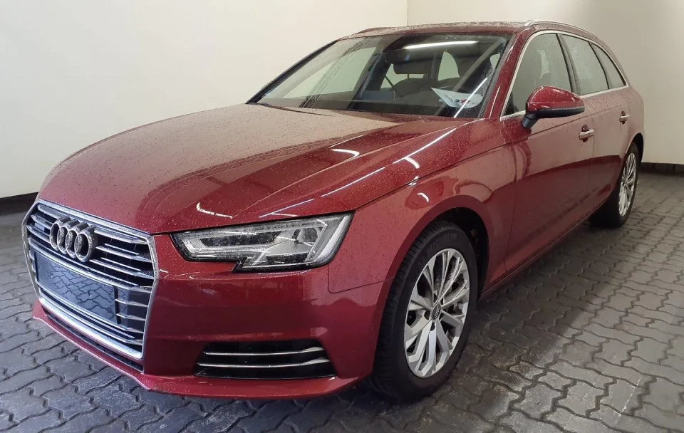 Audi A4 2.0TDI Quattro S-Tronic "design"