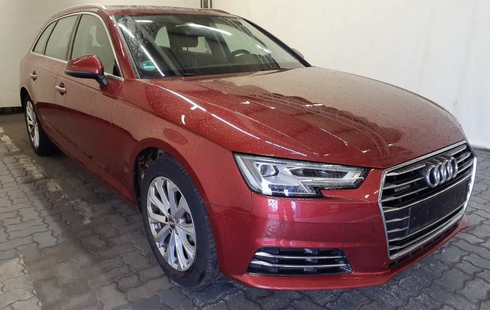 Audi A4 2.0TDI Quattro S-Tronic "design"