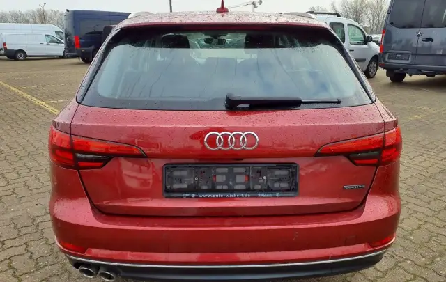 Audi A4 2.0TDI Quattro S-Tronic "design"