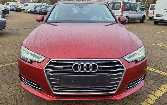 Audi A4 2.0TDI Quattro S-Tronic "design"