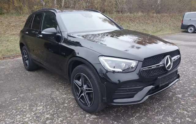 Mercedes-Benz GLC "AMG Line" 300 de 4Matic Automat - 2021