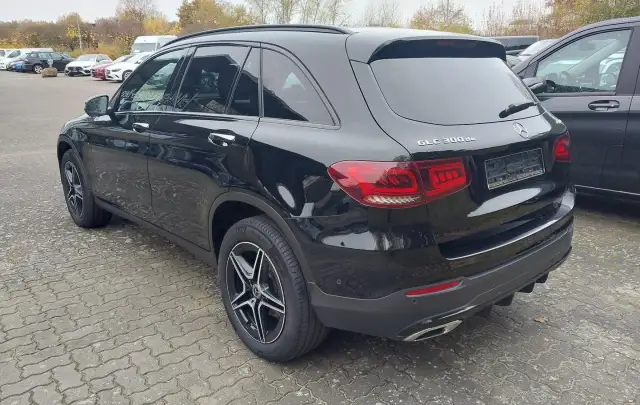 Mercedes-Benz GLC "AMG Line" 300 de 4Matic Automat