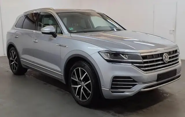 Volkswagen Touareg 3.0TDI 4Motion Tiptronic "Elegance" - 2019