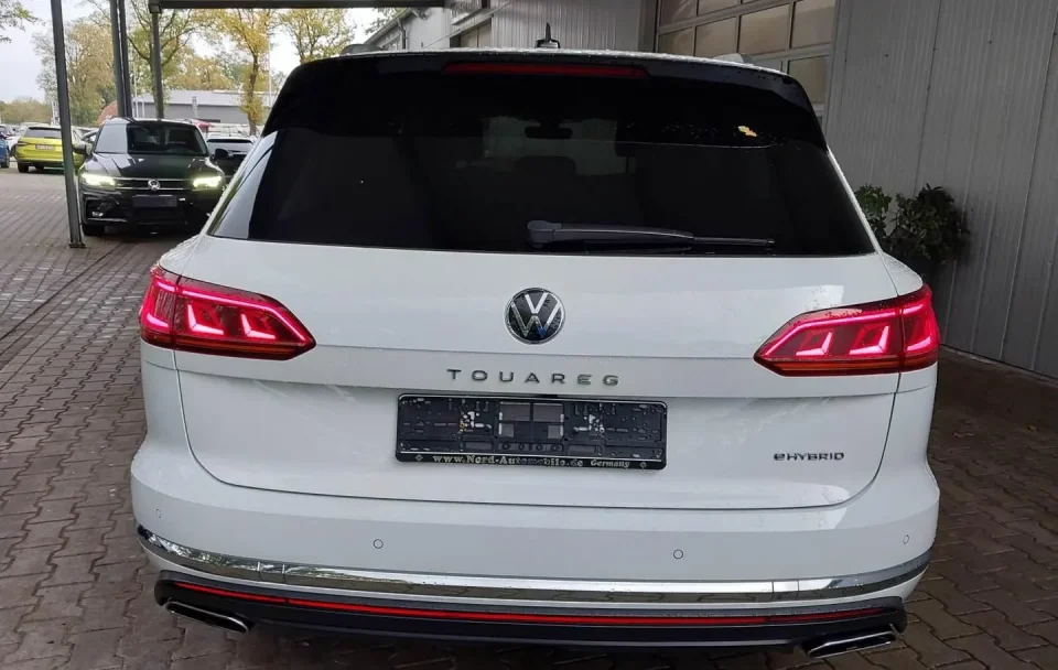 Volkswagen Touareg 3.0TSI eHybrid 4Motion "Elegance"