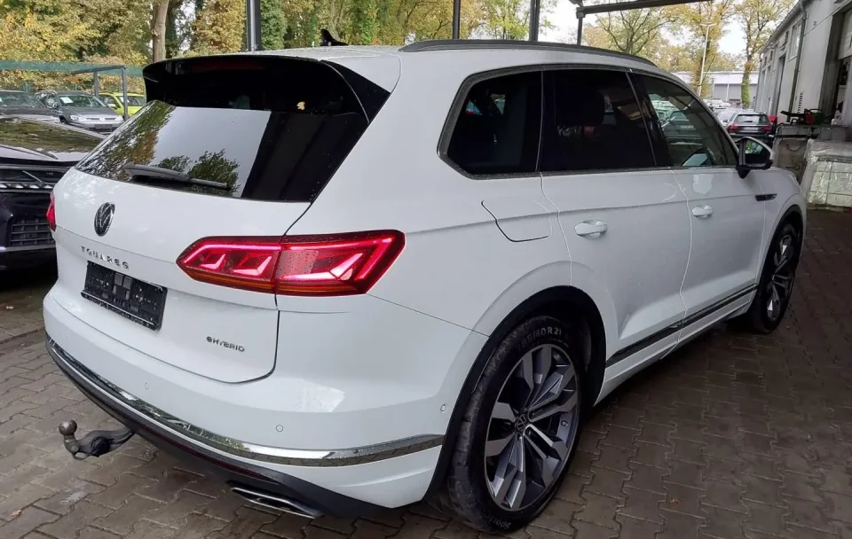 Volkswagen Touareg 3.0TSI eHybrid 4Motion "Elegance"