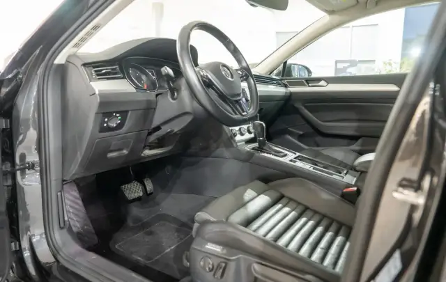 Volkswagen Passat 2.0TDI Variant DSG "Highline"