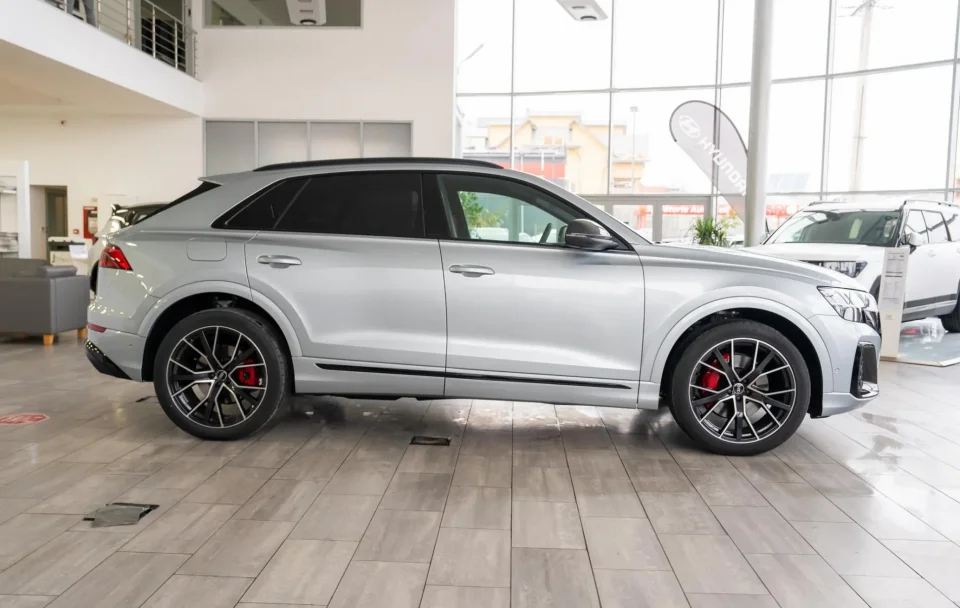 Audi Q8 50TDI 3.0 Quattro "S-Line" - Autoturism Nou! -