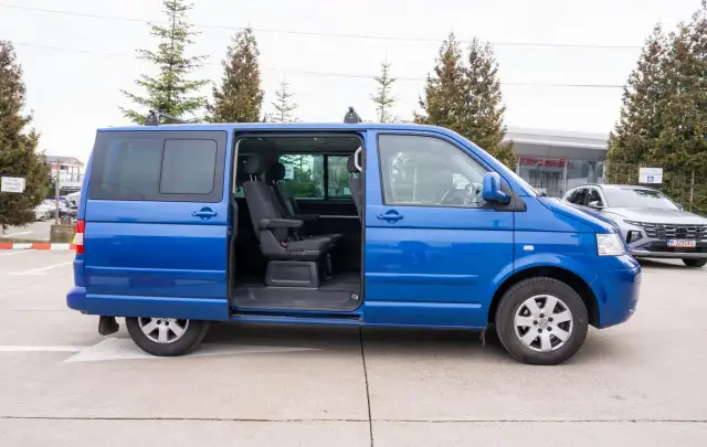 Volkswagen Multivan T5 2.5TDI - 7 Locuri -