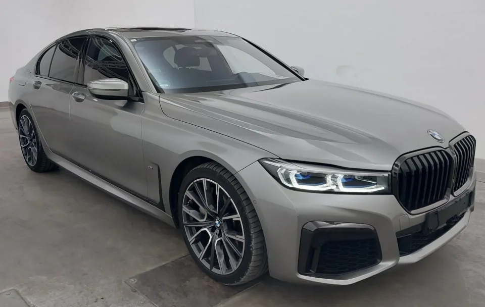 BMW Seria 7 745e 3.0 Steptronic "M Sport"