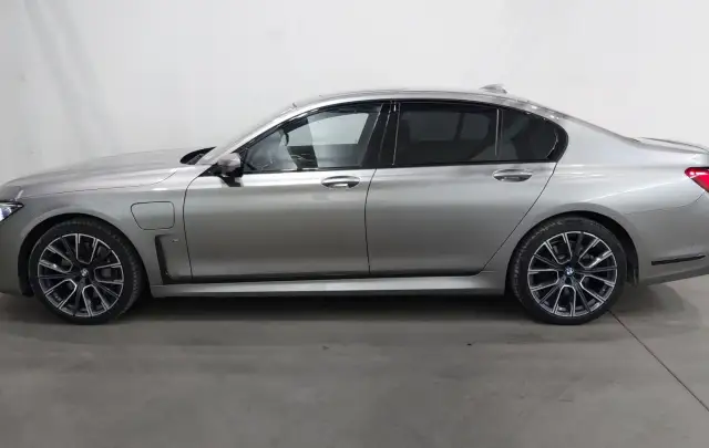 BMW Seria 7 745e 3.0 Steptronic "M Sport"