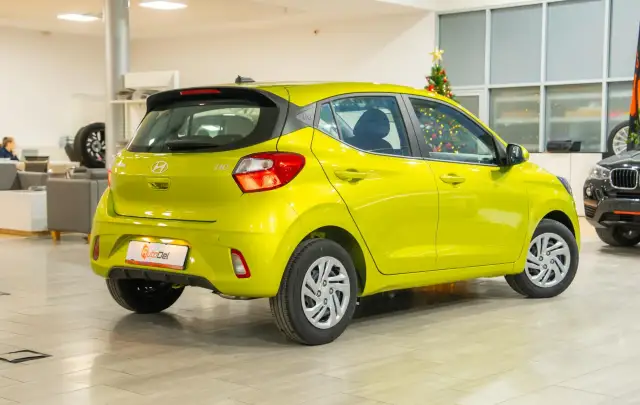 Hyundai i10 1.0 63CP Automat "Comfort" - Autoturism nou