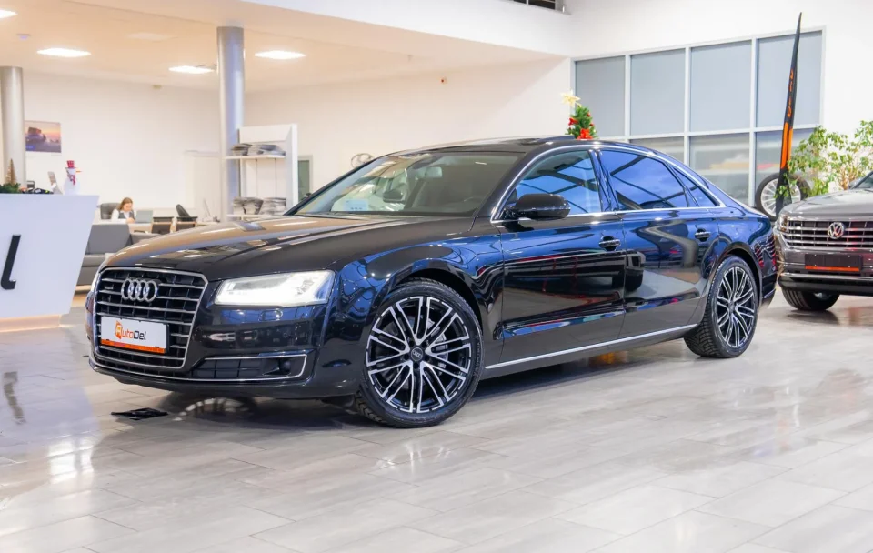 Audi A8 LONG 3.0TDI V6 Quattro Tiptronic