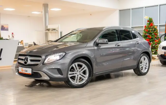 Mercedes-Benz GLA 220 D 4MATIC