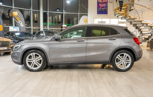 Mercedes-Benz GLA 220 D 4MATIC