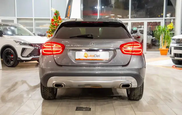 Mercedes-Benz GLA 220 D 4MATIC