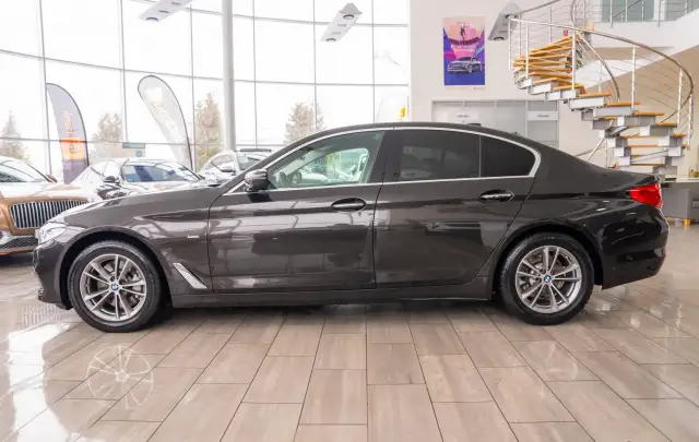 BMW Seria 5 530i xDrive 2.0 "Luxury Line"