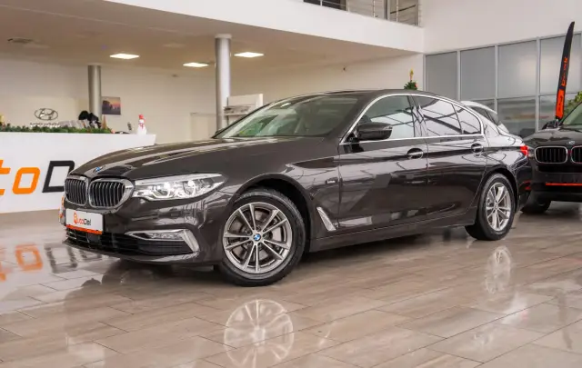 BMW Seria 5 530i xDrive 2.0 "Luxury Line"