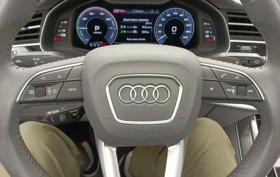 Audi Q7 55 TFSIe 3.0 Plug-in Hybrid Quattro