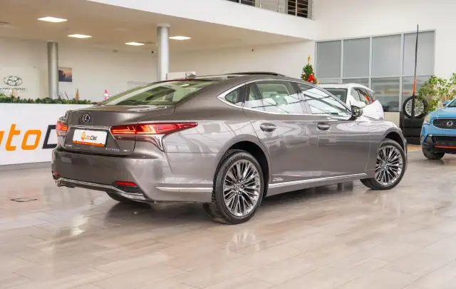 Lexus LS 500h AWD 3.5 V6 Hybrid