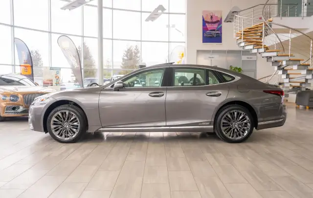 Lexus LS 500h AWD 3.5 V6 Hybrid