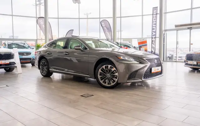 Lexus LS 500h AWD 3.5 V6 Hybrid