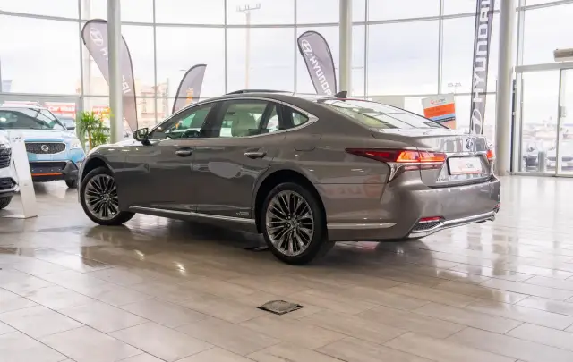 Lexus LS 500h AWD 3.5 V6 Hybrid