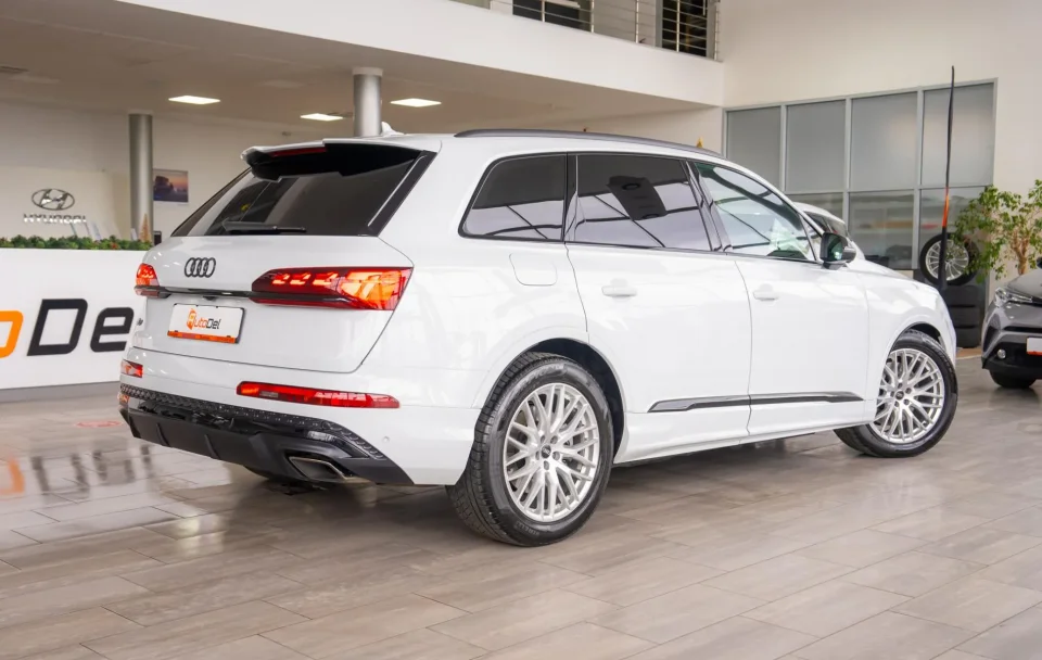 Audi Q7 3.0TDI Quattro Tiptronic "S-Line" - 7 Locuri