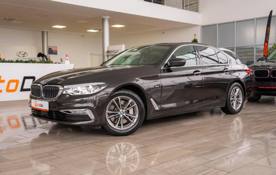 BMW Seria 5 530i xDrive 2.0 "Luxury Line"