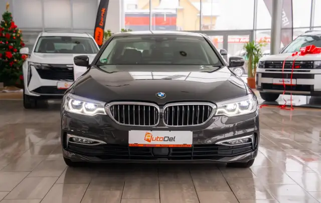 BMW Seria 5 530i xDrive 2.0 "Luxury Line"