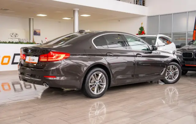 BMW Seria 5 530i xDrive 2.0 "Luxury Line"