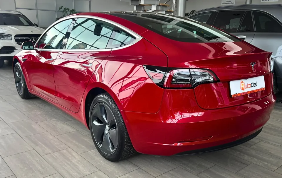 Tesla Model 3 60 kWh - Facelift -