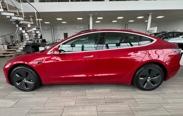 Tesla Model 3 60 kWh - Facelift -