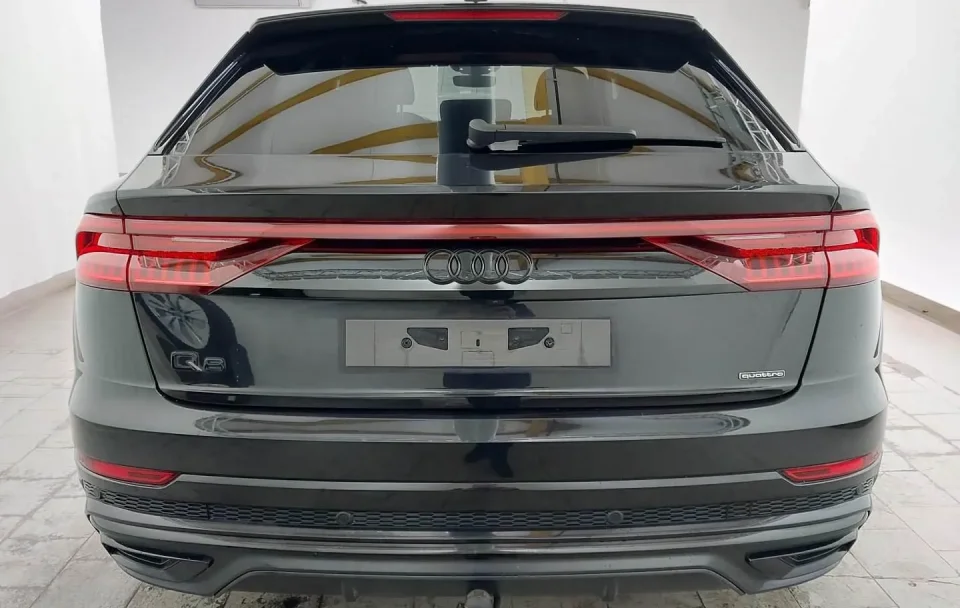 Audi Q8 55TFSIe 3.0 Plug-in Hybrid Quattro "S-Line"