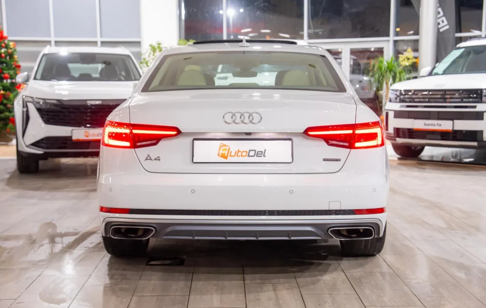 Audi A4 2.0TFSI Quattro S-Tronic "S-Line"