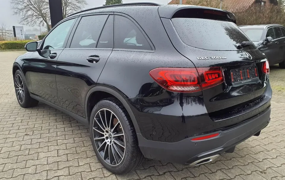 Mercedes-Benz GLC 300de 2.0 Plug-in Hybrid 4Matic "AMG Line"