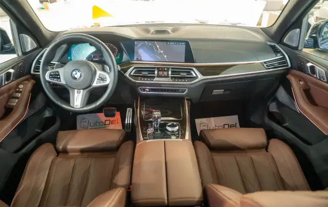 BMW X7 40i 3.0 xDrive "M Sport" - 7 Locuri