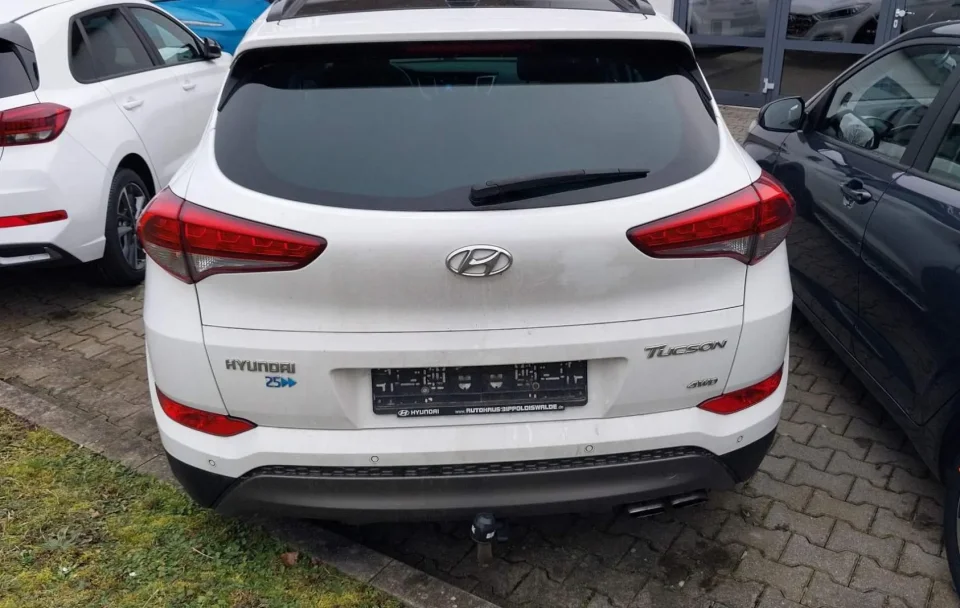 Hyundai Tucson 2.0CRDi 4WD Automat "25 Year Edition""