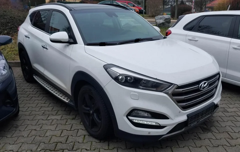 Hyundai Tucson 2.0CRDi 4WD Automat "25 Year Edition""