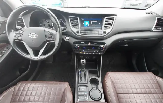 Hyundai Tucson 2.0CRDi 4WD Automat "25 Year Edition""