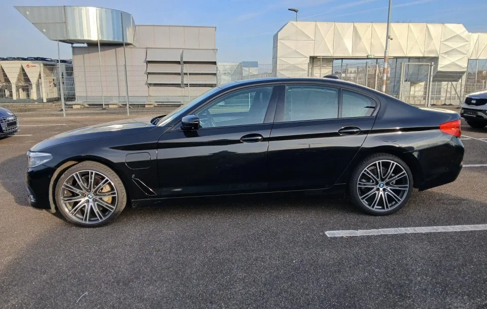 BMW Seria 5 530e 2.0 iPerformance "Sport Line"