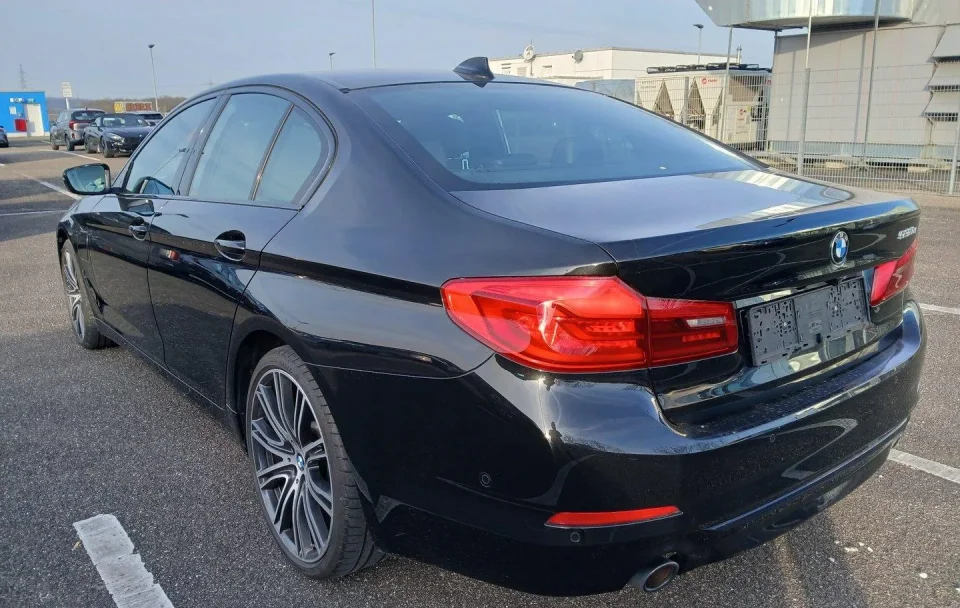 BMW Seria 5 530e 2.0 iPerformance "Sport Line"