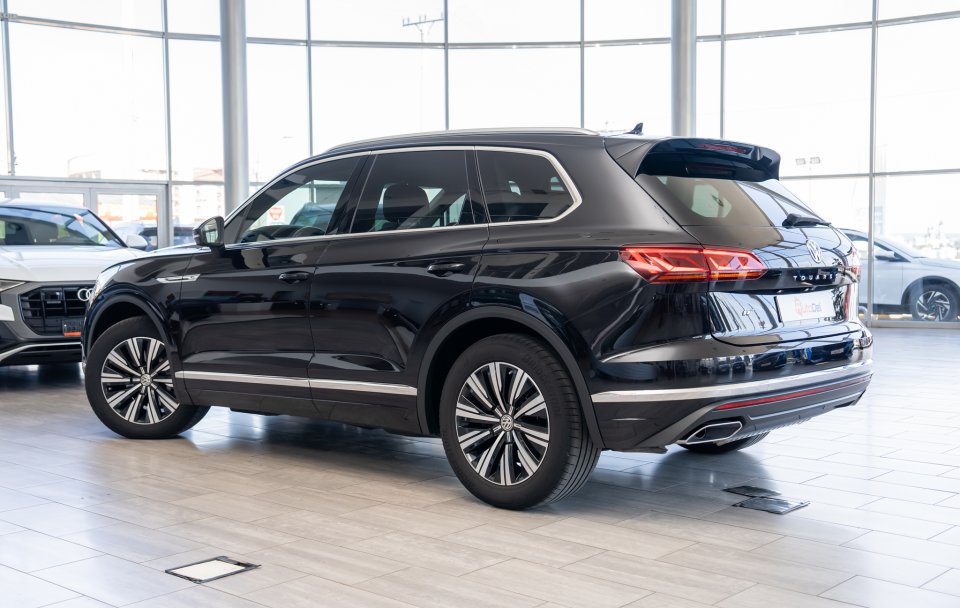 Volkswagen Touareg 3.0TDI 286CP 4x4 Tiptronic