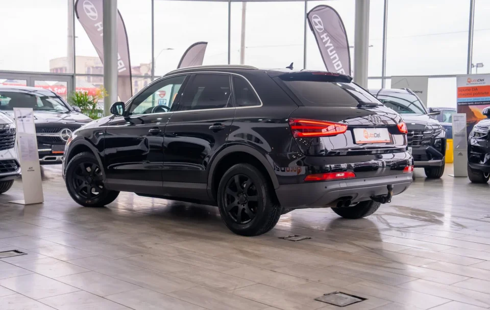 Audi Q3 2.0TFSI Quattro 6MT "S-Line"