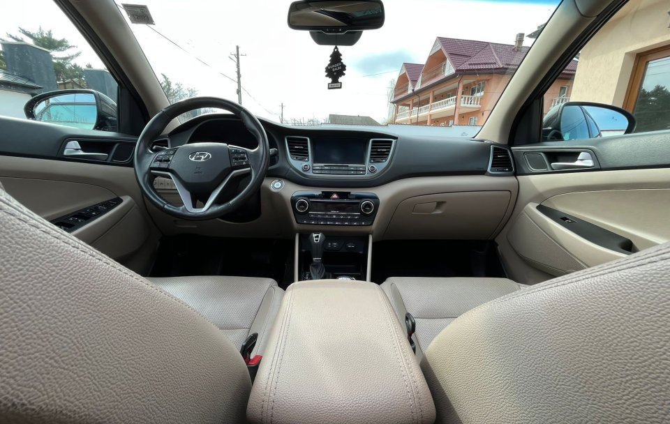 Hyundai Tucson 2.0CRDI 4x4 Automatic LUXURY