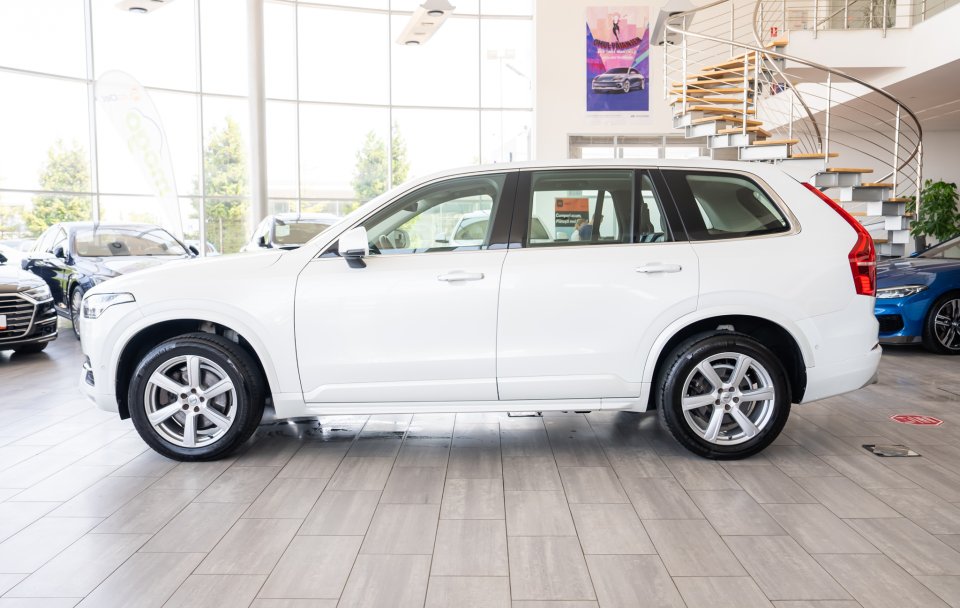 Volvo XC 90 2.0 D5 AWD "Momentum"